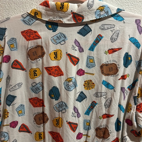 Disney Zootpia Button Down Crop - Picture 3 of 5